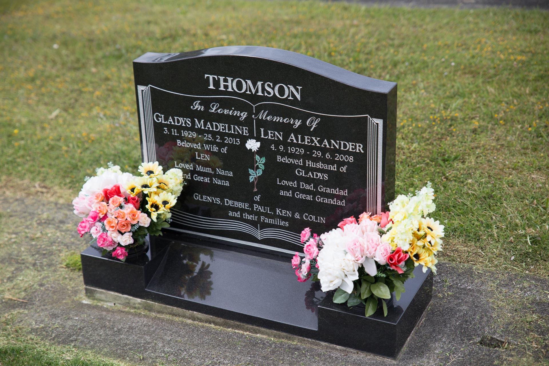 Plain Granite Flower Vase Grave Memorial Available In Any Colour